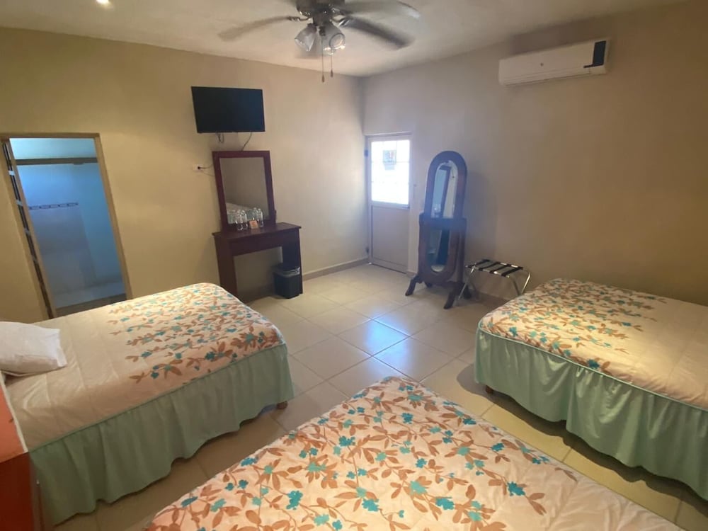 Standard Triple Room, Multiple Beds photo 1
