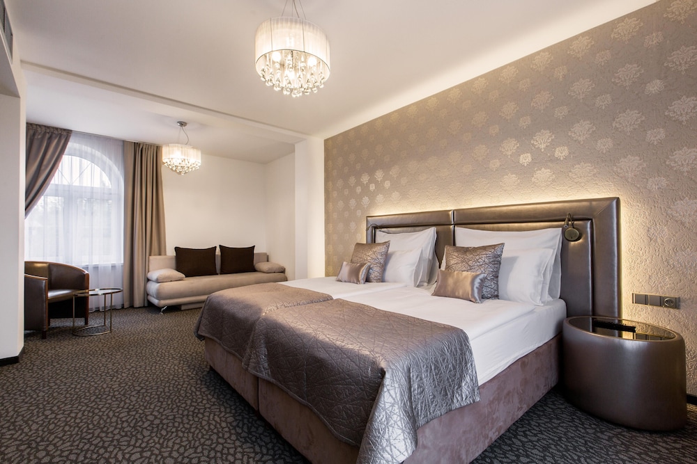 Junior Double Room