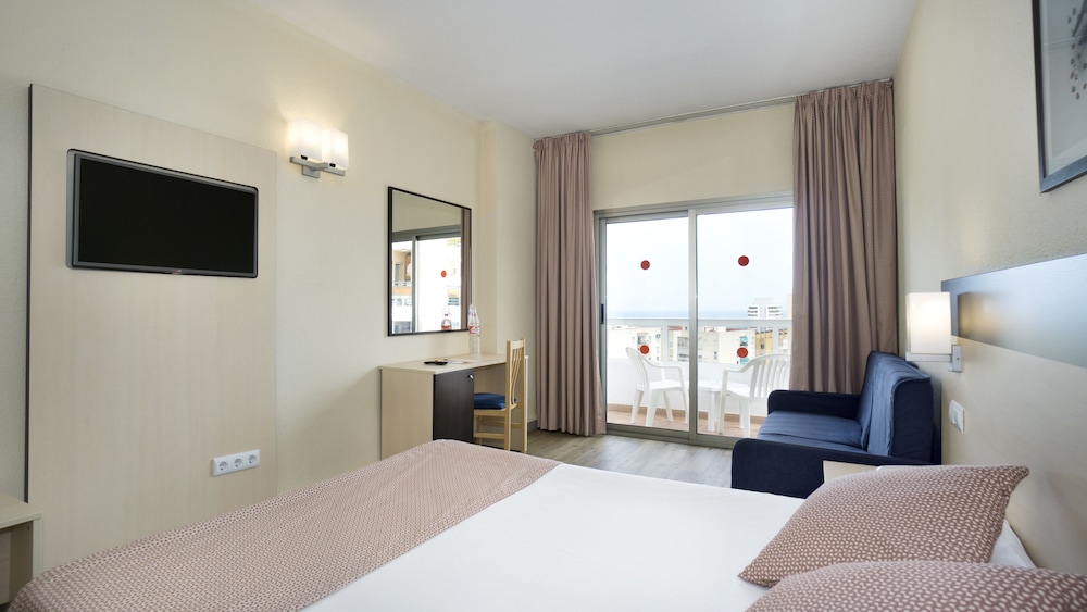 Single Room, Terrace