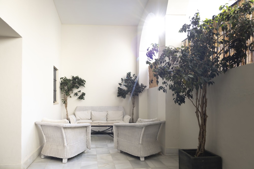 Deluxe Apartment (Single Use)