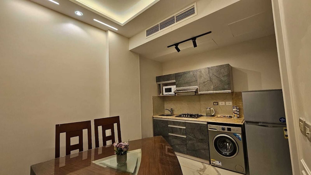 Royal Condo photo 3