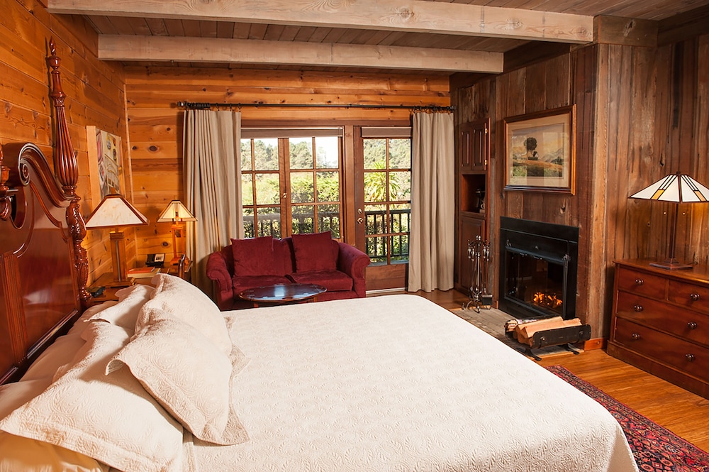 Executive Room, 1 King Bed, Non Smoking, Garden View photo 3