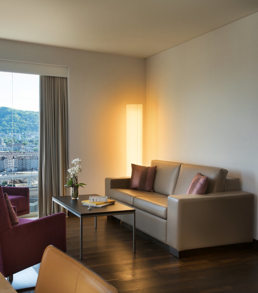 Family Room, 2 Double Beds - Photo 7