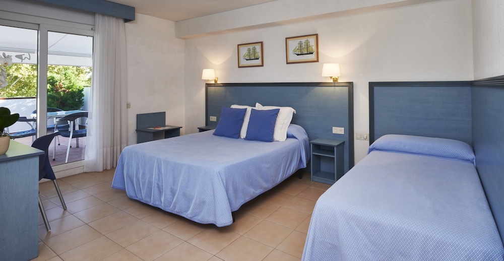 Habitación Triple Estándar, Balcón