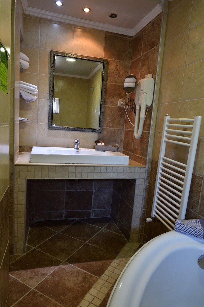 Superior Room - Photo 13