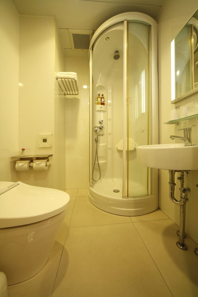 Standard Single Room, Non Smoking (Shower Booth Only)