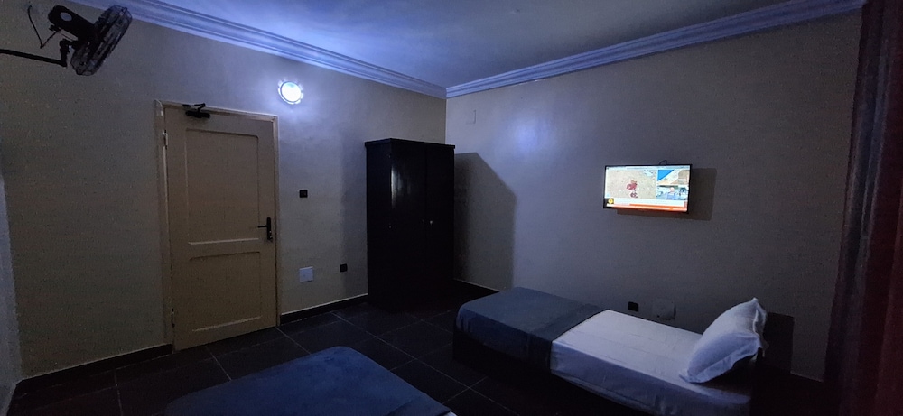 Economy Room, 2 Twin Beds photo 2