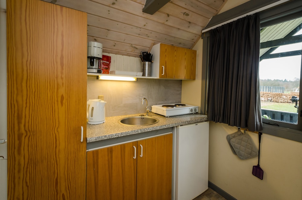 Cabin, Shared Bathroom (4 Beds) photo 2
