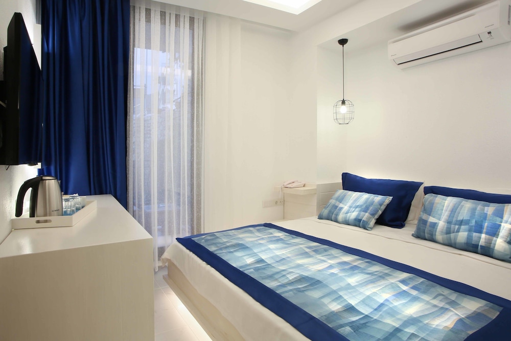 Economy Double Room, 1 King Bed, Balcony
