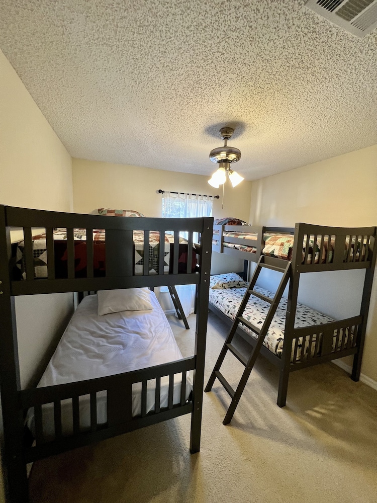 Deluxe Townhome, 3 Bedrooms, Kitchen, Garden View