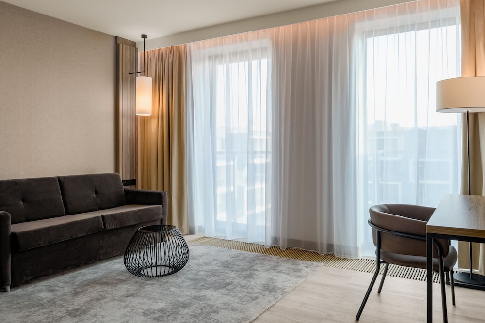 Junior Suite, 1 Bedroom, Balcony - Photo 9