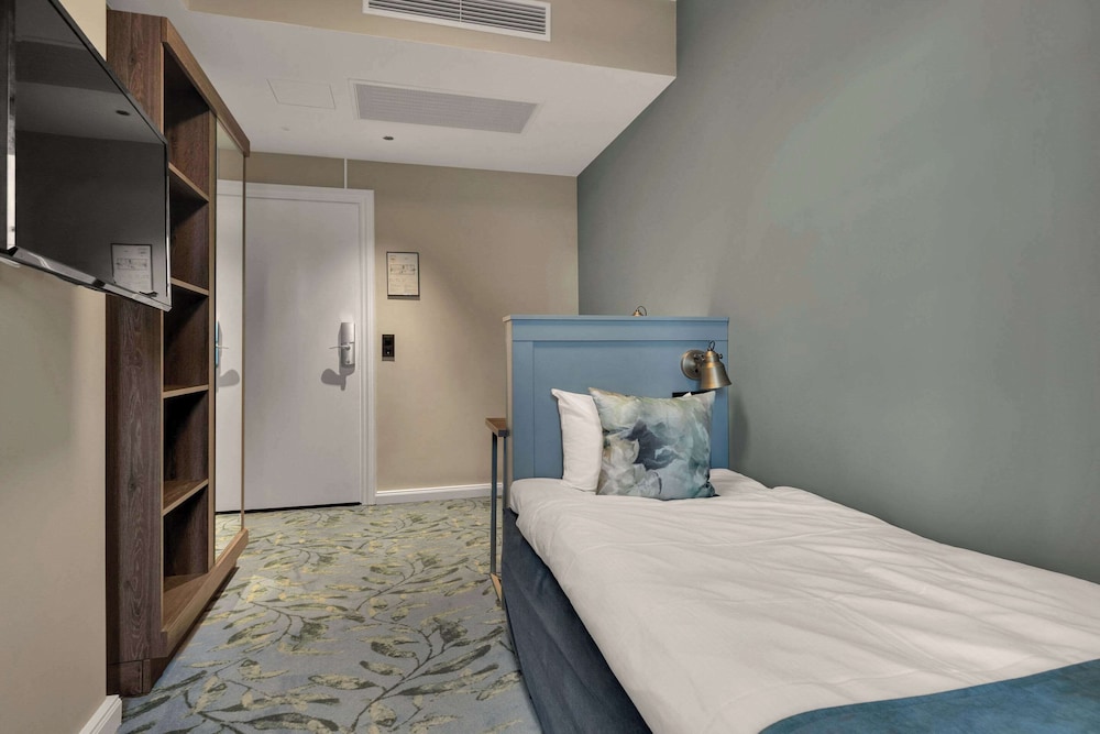 Single Room (Compact)