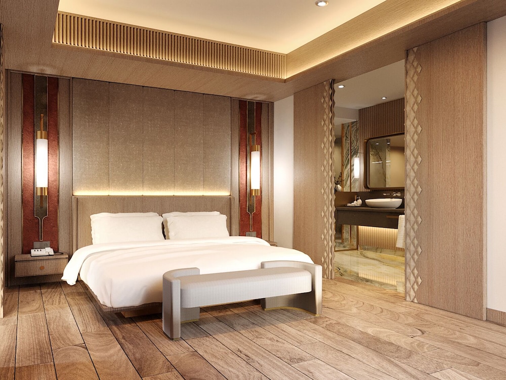 Royal Penthouse 1BR photo 2