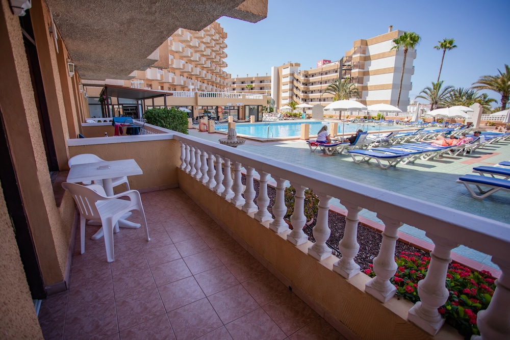 Classic Studio, Terrace, Pool View (2 Adults) thumbnail 6