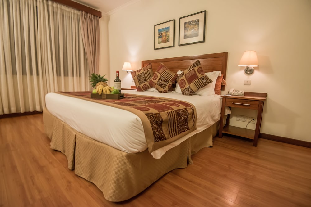 Comfort Studio, 1 King Bed, Kitchenette photo 2