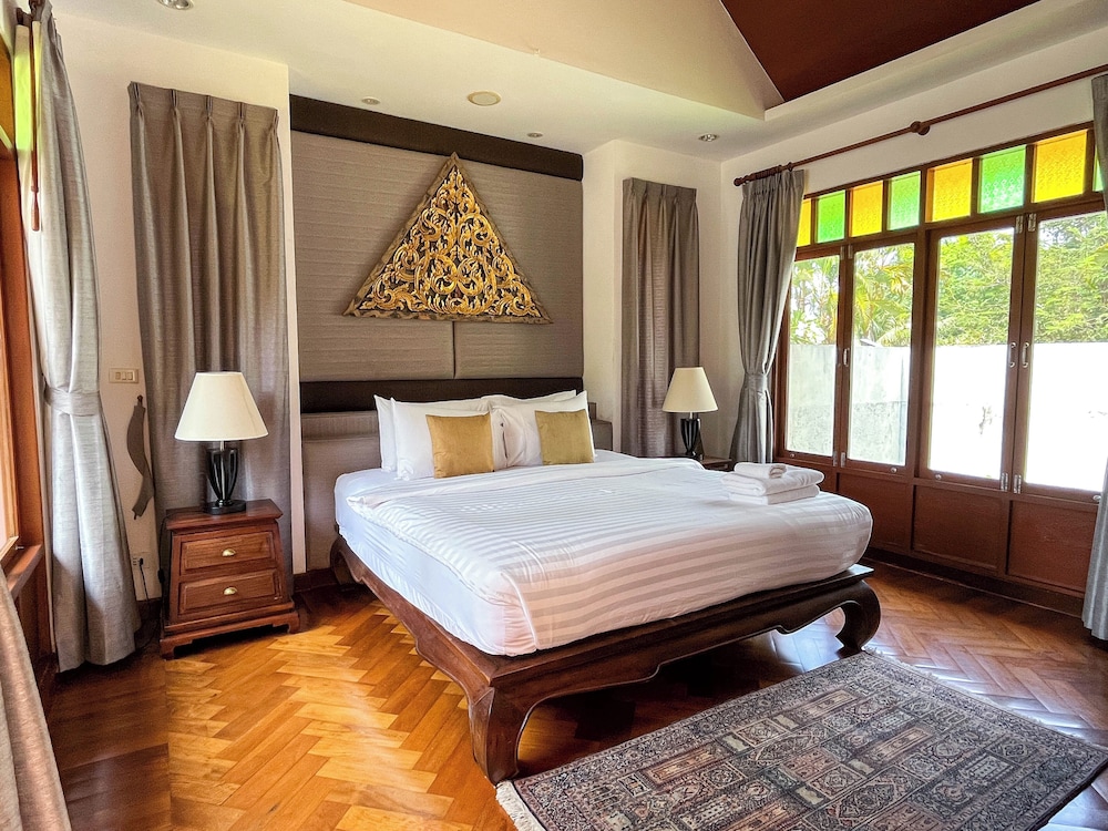 Standard Villa, 1 King Bed, Non Smoking, Pool View photo 1