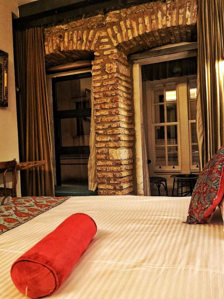 Design Room, 1 King Bed photo 1