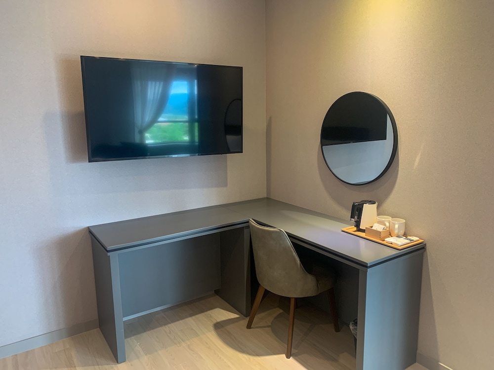 Suite - Photo 7