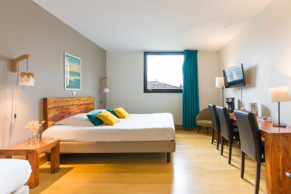 Studio, Multiple Beds - Photo 4