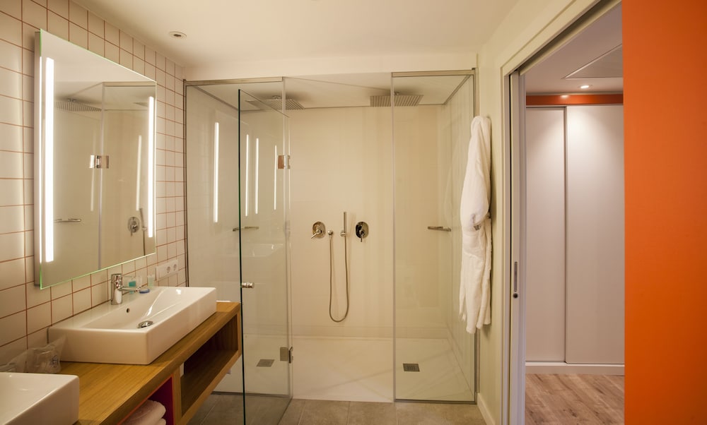 Deluxe Suite, Hot Tub photo 2