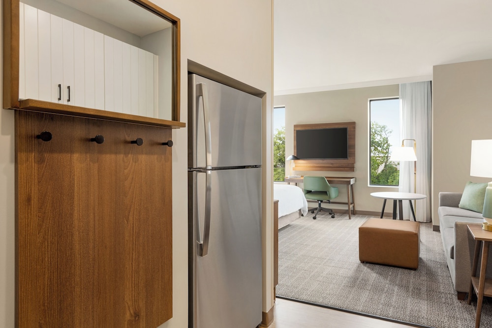 Studio Suite, 1 King Bed, Kitchen (Tub)