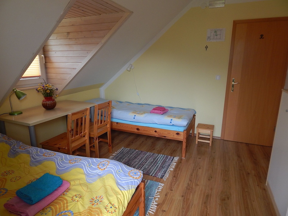 Twin Room, Shared Bathroom (1) photo 2