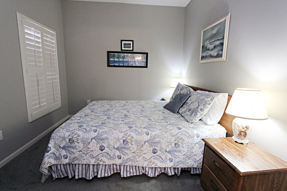 Condo, Multiple Beds, Balcony (Phoenix II 2143) photo 2