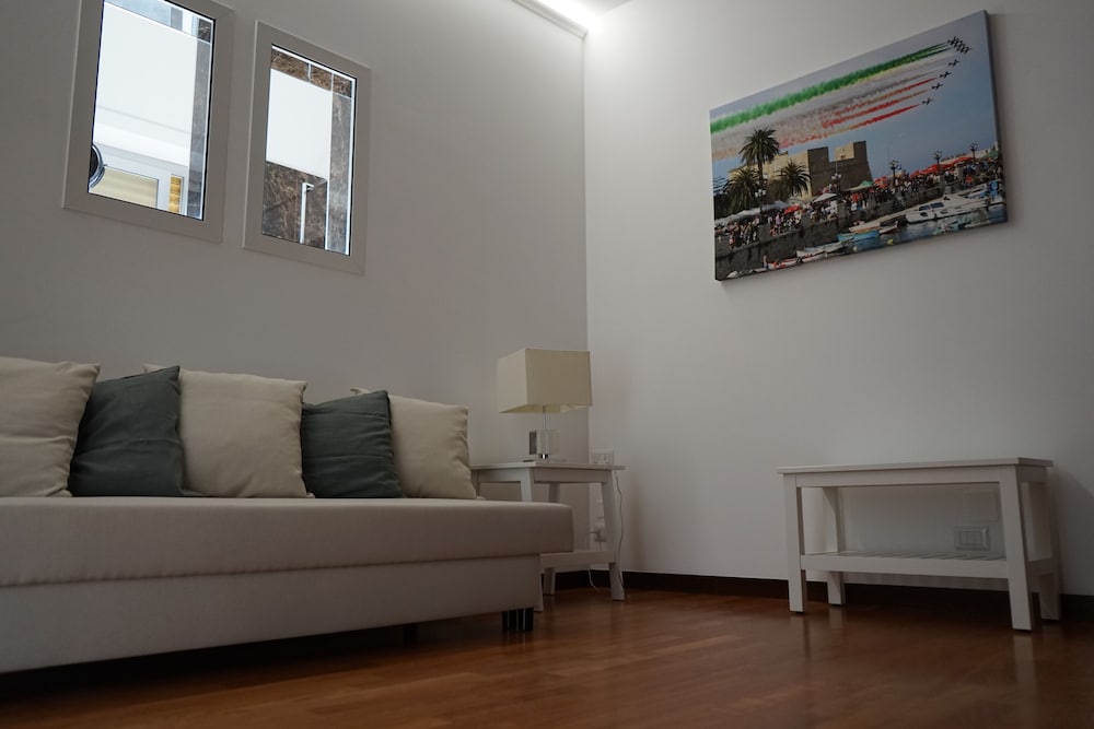 Business Suite photo 3