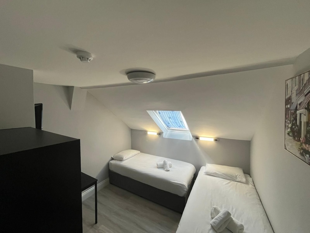 Economy Twin Room