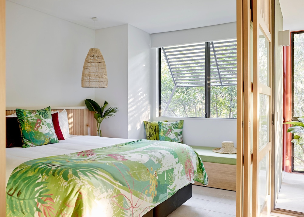 Treetops Retreat Suite photo 2