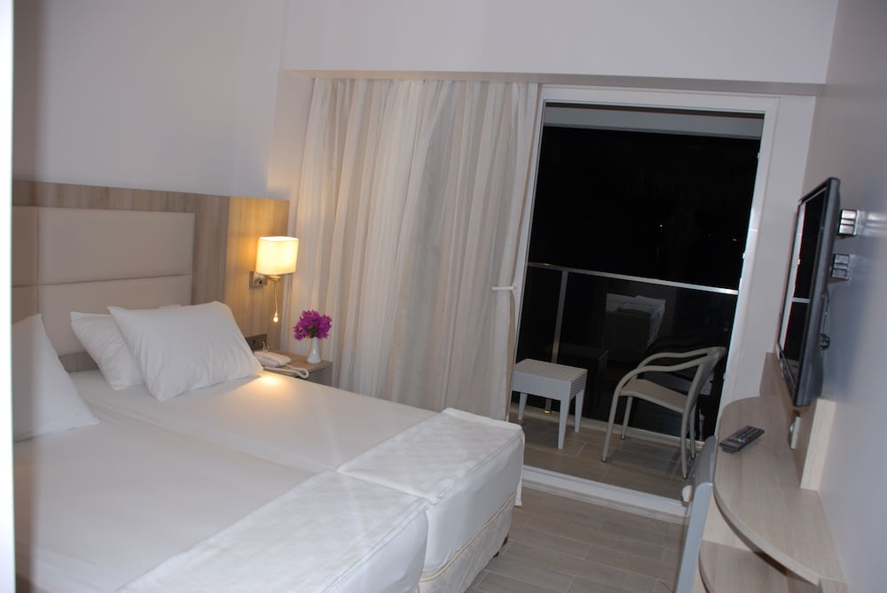 Standard Room photo 3