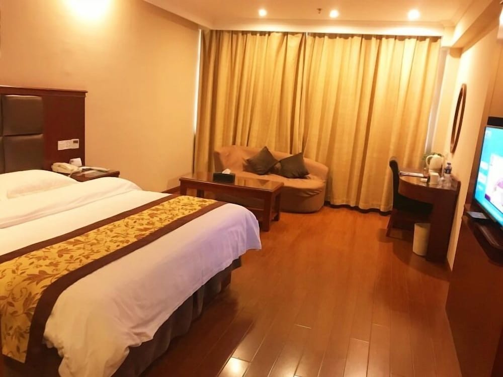Business King Room