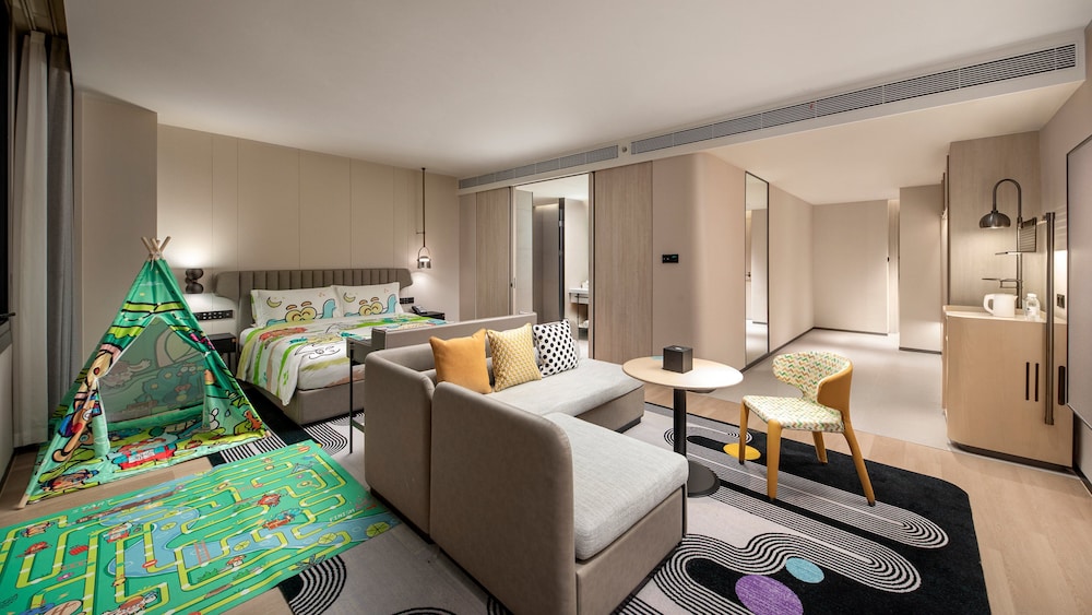 Premium Room, 1 King Bed (Kids Theme)