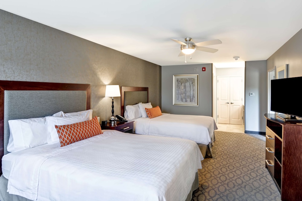 Suite, 2 Queen Beds, Accessible, Non Smoking (w/ bathtub)