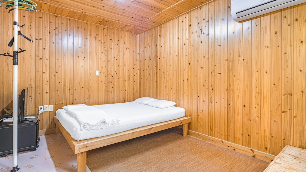 Basic Room, 1 Bedroom (Small Room) - Photo 1