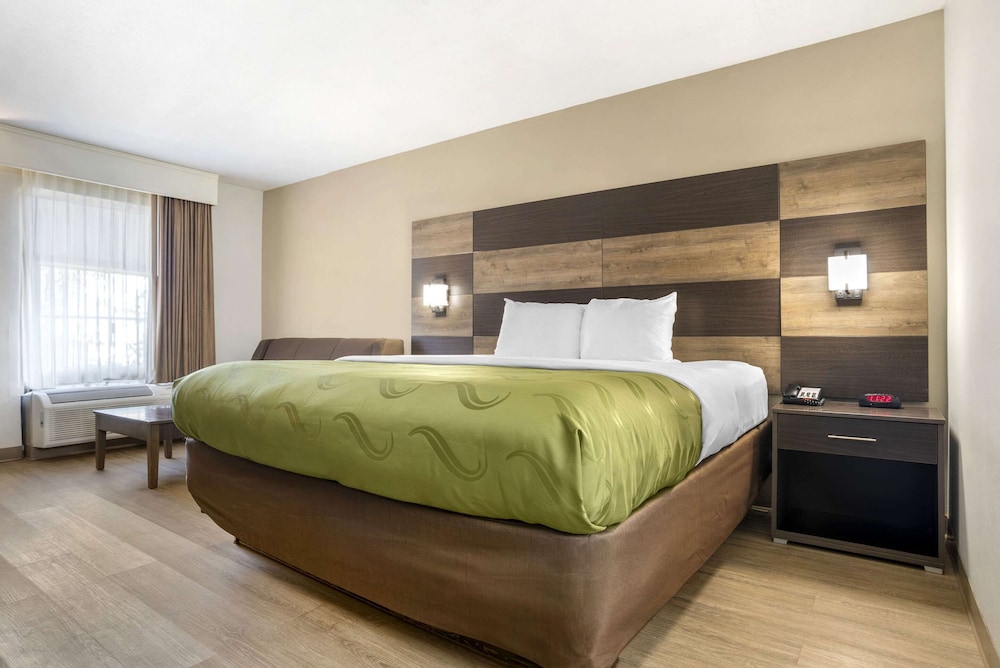 Suite, 1 King Bed with Sofa bed, Non Smoking - Photo 2