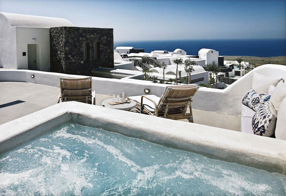 Sea View Suite with Hot Tub