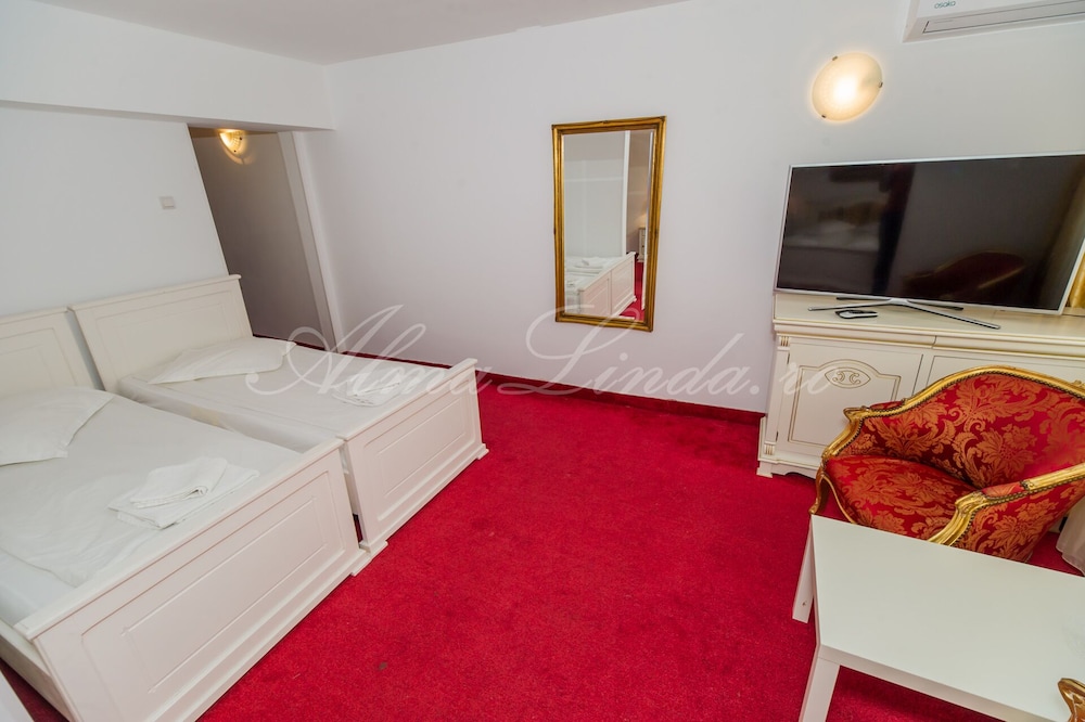 Standard Double Room (with A/C) photo 3