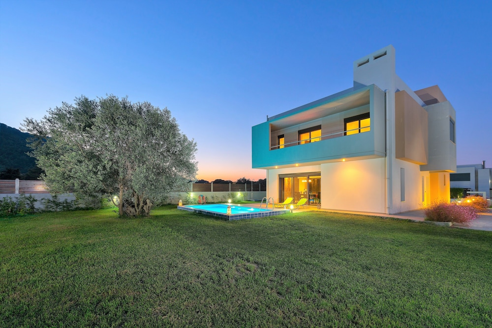 Family Villa, 4 Bedrooms, Private Pool photo 3