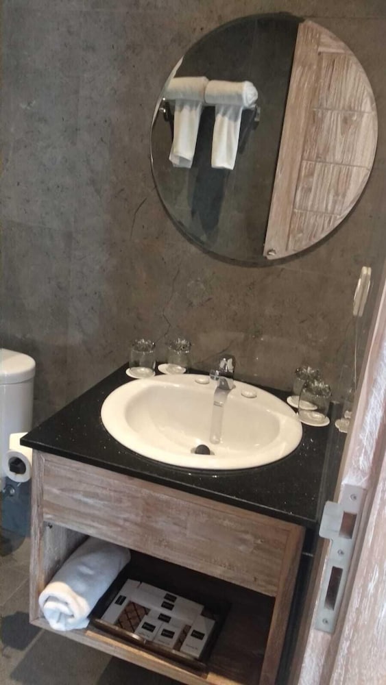 Standard Double or Twin Room - Photo 12