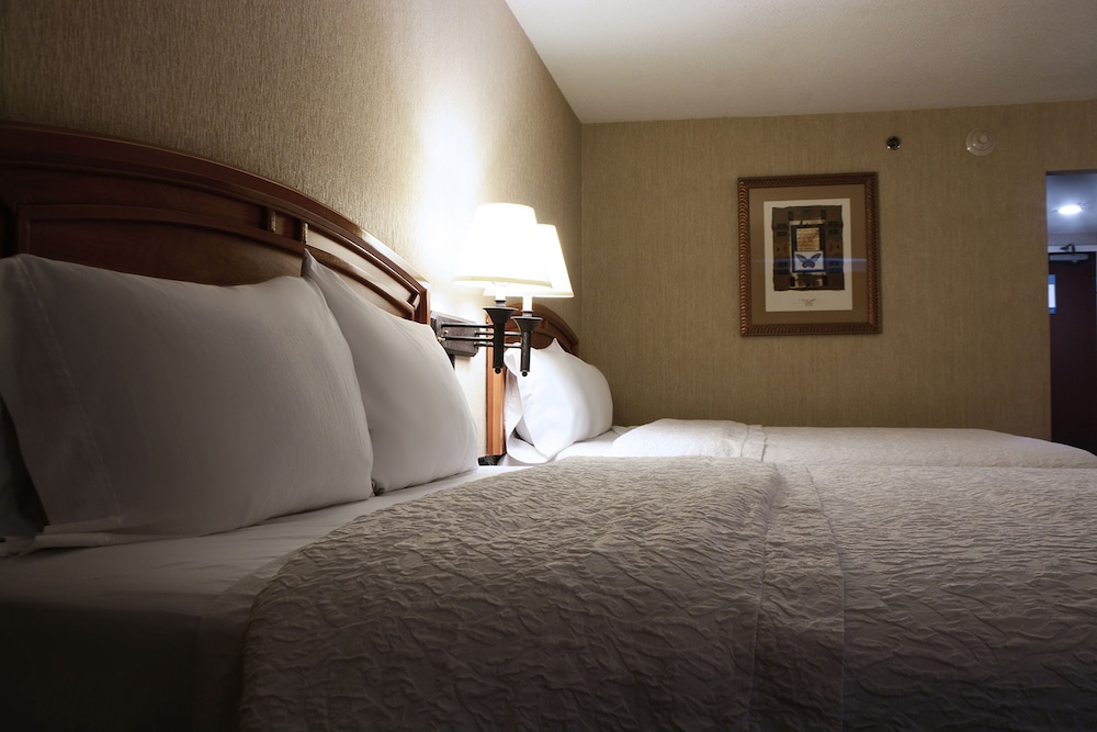 Room, 2 Queen Beds, Non Smoking - Photo 2