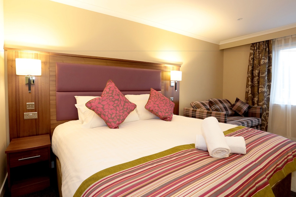 Family Room, 1 King Bed, Non Smoking (with Sofabed) photo 2