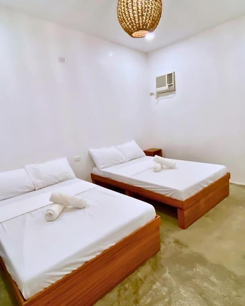 Family Room, Pets Allowed, Beachfront photo 3