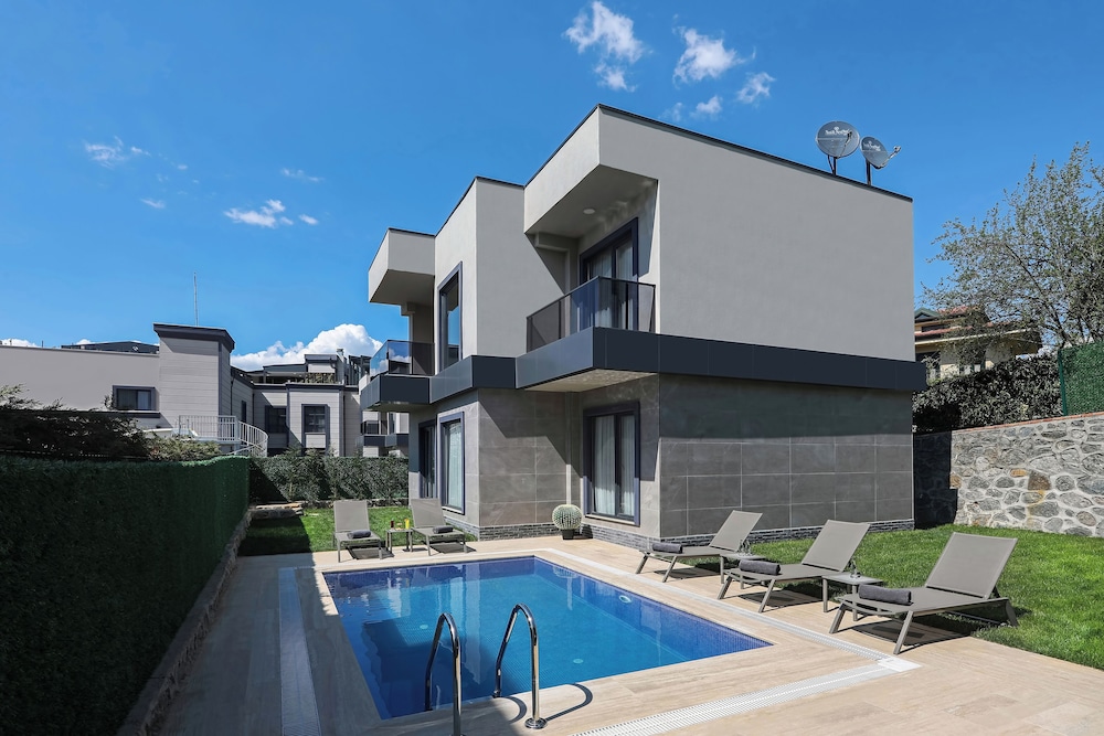 Luxury Villa