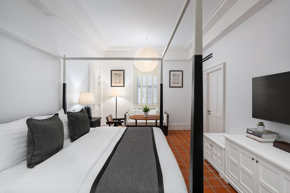 Deluxe King Bed Room - Photo 1
