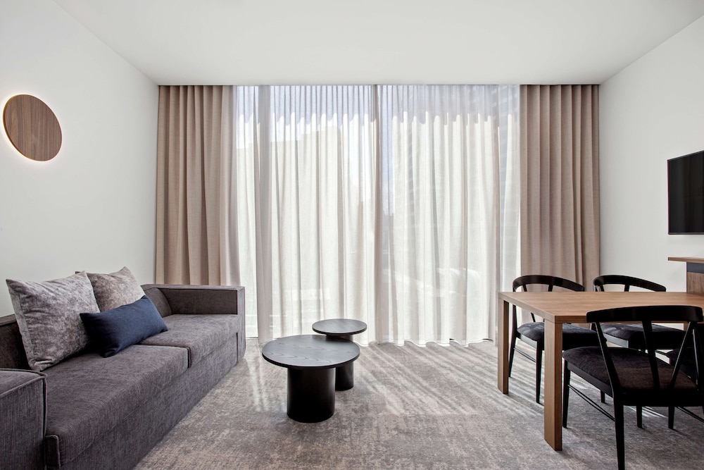 One Bedroom King Apartment - Photo 4