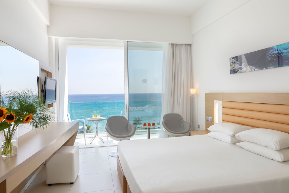 Classic Double or Twin Room, Sea View photo 1