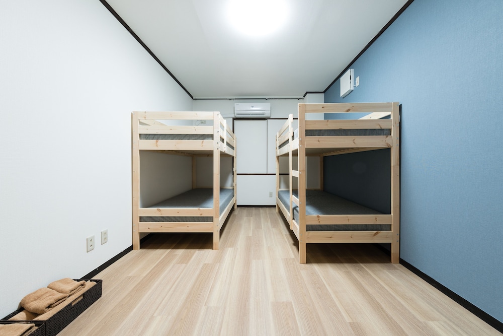 Female Dormitory Room with Shared Bath and Toilet photo 3