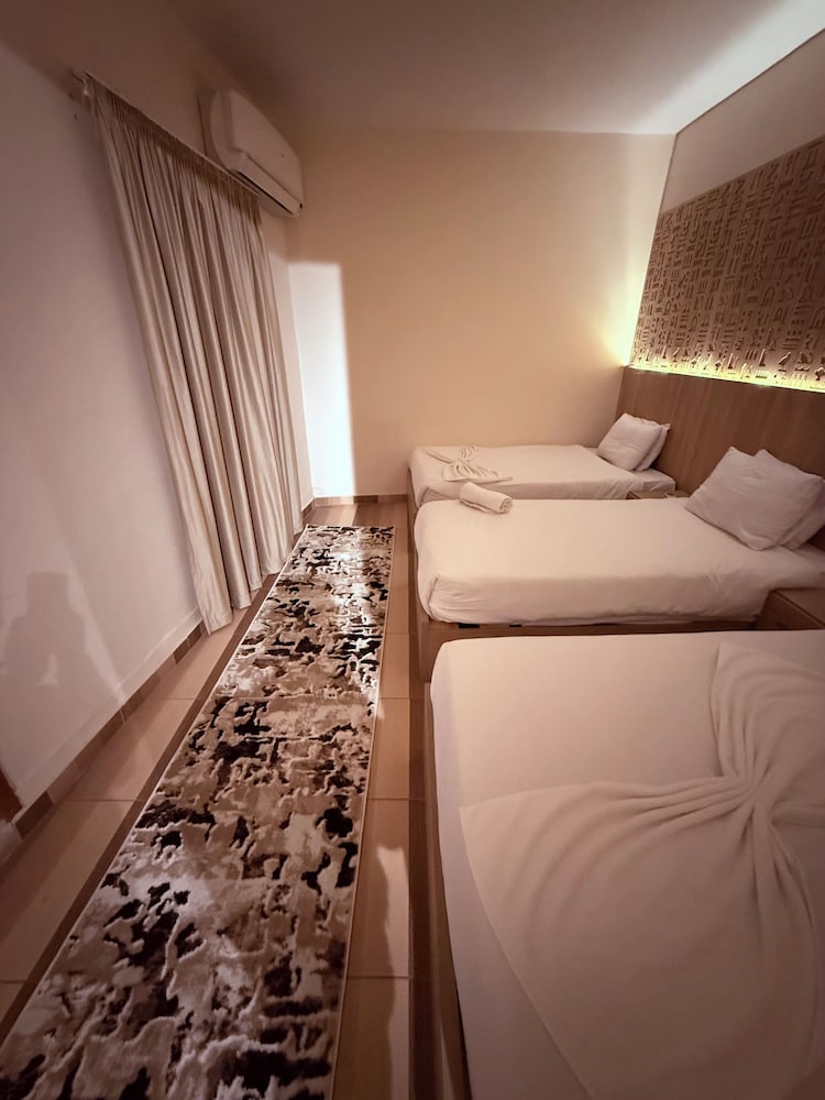 Luxury Triple Room photo 2