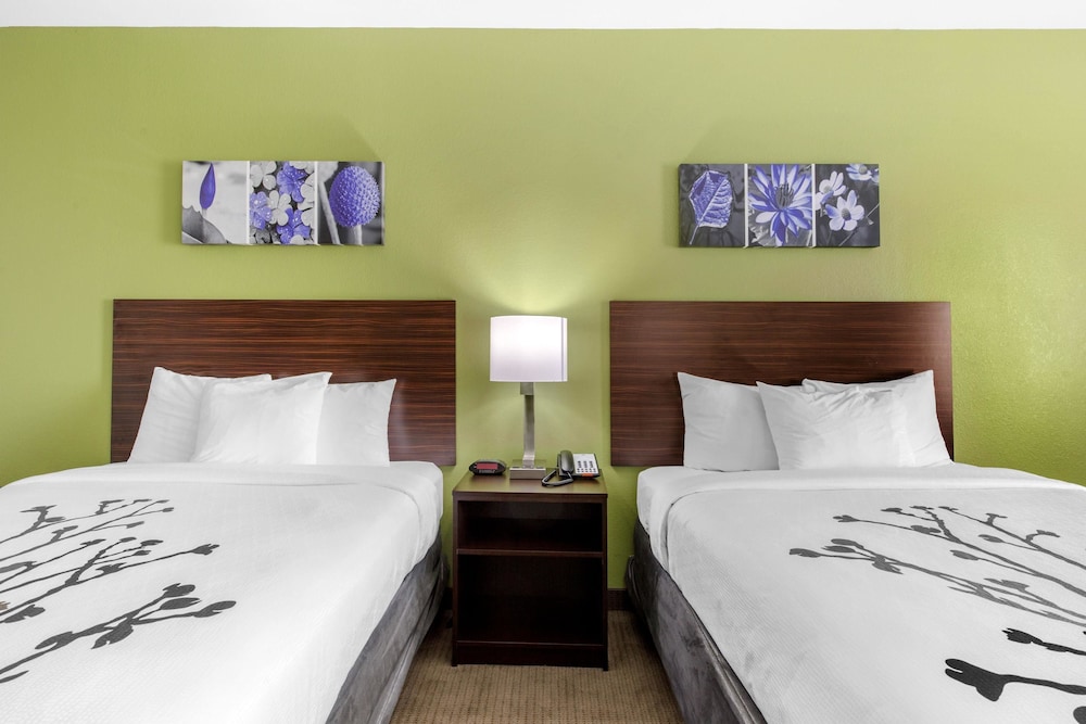 Standard Room, 2 Queen Beds, Non Smoking
